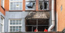 Acht personen gered bij forse woningbrand in Groningen (video)